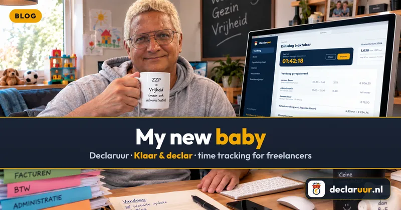 Pim Uijttewaal at his desk with a ‘ZZP = Vrijheid’ mug and Declaruur on his iMac, with the text ‘My new baby’
